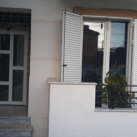 Odise'S Suite Korce Ngoại thất bức ảnh