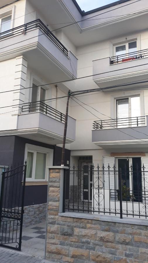 Odise'S Suite Korce Ngoại thất bức ảnh