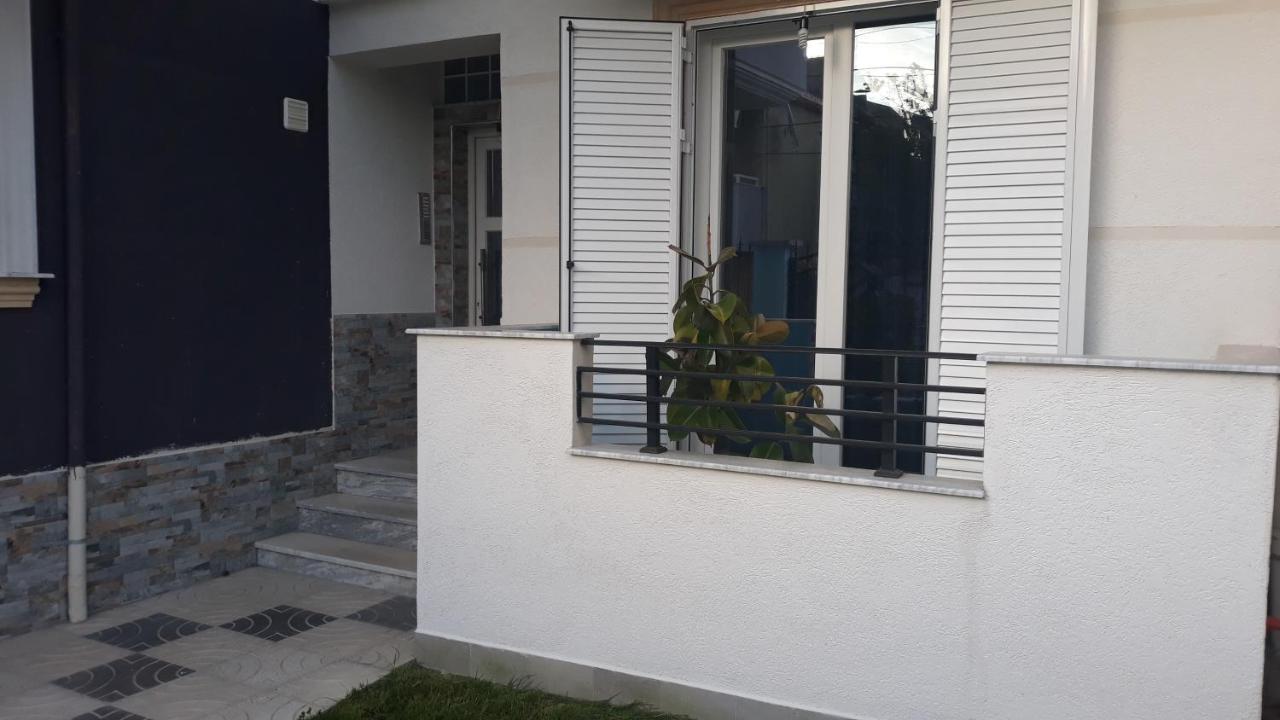 Odise'S Suite Korce Ngoại thất bức ảnh